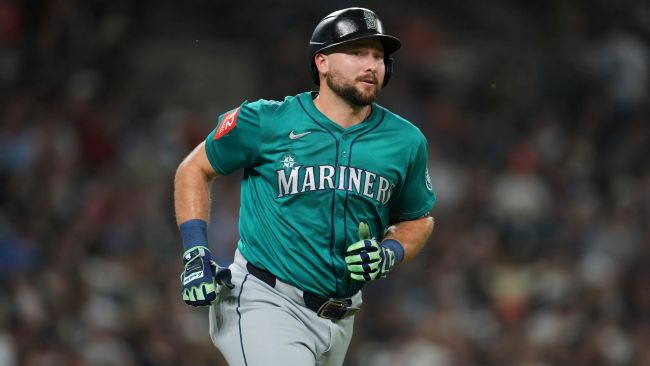 2026 WBC美國隊陣容搶先看!Cal Raleigh是來自西雅圖水手隊,是一位兼具強大火力與穩健防守的全能捕手