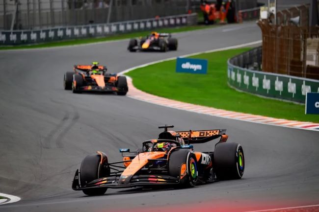 蘭多·諾里斯（Lando Norris）和奧斯卡·皮亞斯特里（Oscar Piastri）到目前為止展開了一場頗為友好的車手積分爭奪戰。